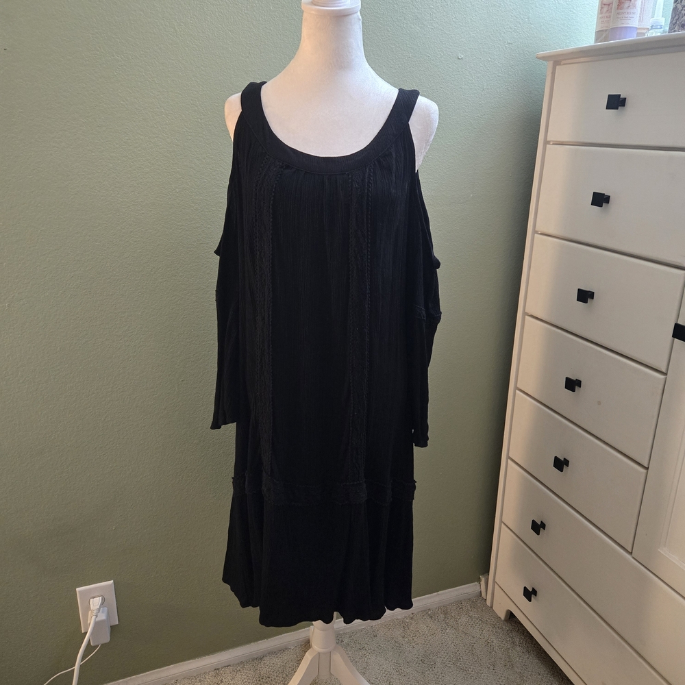 Terra & Sky Women's Black Cold Shoulder Dress